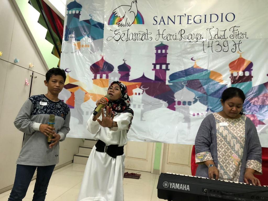 Feest in de mensa van Sant'Egidio in Jakarta bij het einde van de Ramadan
